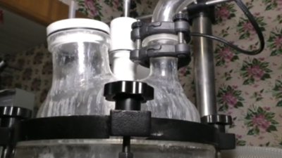 Наркотики на майже 30 млн гривень. На Київщині викрили нарколабораторію Наркотики на майже 30 млн гривень. На Київщині викрили нарколабораторію