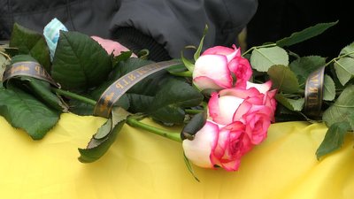 У Лебедині на Сумщині попрощаються із загиблим військовим Сергієм Кривошеєнком