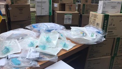 До Одеси привезли партію медичного обладнання та засобів індивідуального захисту для медпрацівників