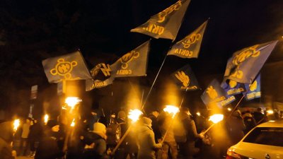 У Тернополі проходить смолоскипна хода пам'яті Степана Бандери У Тернополі проходить смолоскипна хода пам'яті Степана Бандери