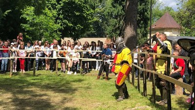 Лицарський турнір провели під час фестивалю "Dovhe Castrum Fest" на Закарпатті Лицарський турнір провели під час фестивалю "Dovhe Castrum Fest" на Закарпатті