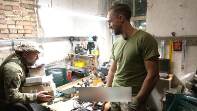 Майструють дрони у росіян під носом. Як сапери 102 бригади вдосконалюють та створюють оснащення для розмінування Майструють дрони у росіян під носом. Як сапери 102 бригади вдосконалюють та створюють оснащення для розмінування