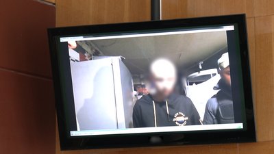 Справі про вбивство родини з Києва: перегляд у суді відео про затримання обвинуваченого Справі про вбивство родини з Києва: перегляд у суді відео про затримання обвинуваченого