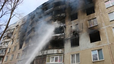 У Харкові рятувальники гасили пожежі у двох будинках на Салтівці У Харкові рятувальники гасили пожежі у двох будинках на Салтівці