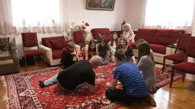 Батьки для 23 дітей: як живе багатодітна родина на Черкащині