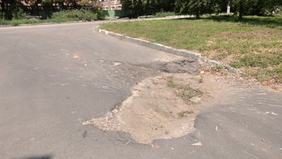 Через обстріли РФ у харківських багатоповерхівках немає 150 тисяч вікон Через обстріли РФ у харківських багатоповерхівках немає 150 тисяч вікон