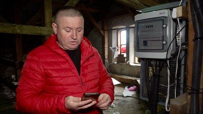 Євген Загребельний на горищі Бережанської лікарні Євген Загребельний на горищі Бережанської лікарні
