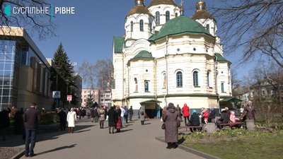 Рівненські патрульні перевірили, чи дотримуються правил карантину під час богослужінь Рівненські патрульні перевірили, чи дотримуються правил карантину під час богослужінь