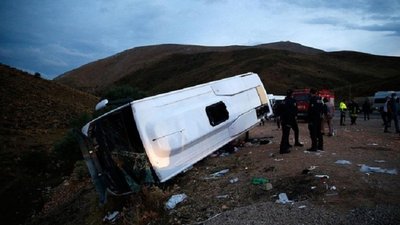 У Туреччині пасажирський автобус потрапив у ДТП, десятки постраждалих У Туреччині пасажирський автобус потрапив у ДТП, десятки постраждалих