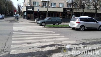 У Рівному під колеса авто потрапила жінка. Що відомо У Рівному під колеса авто потрапила жінка. Що відомо