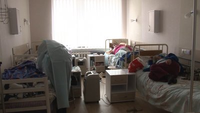 Везуть звідусіль: на 60% заповнене ковідне відділення у Золотоніській лікарні Везуть звідусіль: на 60% заповнене ковідне відділення у Золотоніській лікарні