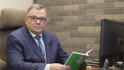 Над Рівнеазотом – руда хмара від викиду газів. Експерт попередив про небезпеку кислотних дощів Над Рівнеазотом – руда хмара від викиду газів. Експерт попередив про небезпеку кислотних дощів