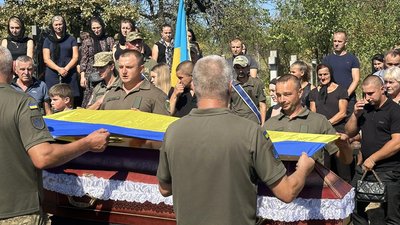На Закарпатті попрощалися з полеглим захисником Василем Берешем На Закарпатті попрощалися з полеглим захисником Василем Берешем