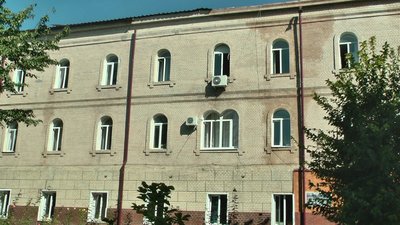 Злива і сильний вітер пошкодили 700 квадратних метрів даху коледжу. Злива і сильний вітер пошкодили 700 квадратних метрів даху коледжу.