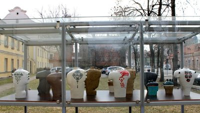 Панно Зінаїди Близнюк з Полтавщини стало частиною інсталяції в Антарктиді Панно Зінаїди Близнюк з Полтавщини стало частиною інсталяції в Антарктиді