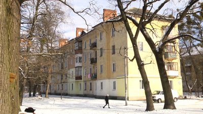 На Житомирщині більше 2 тисяч жителів селища Озерне вже добу без тепла На Житомирщині більше 2 тисяч жителів селища Озерне вже добу без тепла