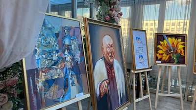 В Івано-Франківську відбувся благодійний аукціон на підтримку Збройних сил України В Івано-Франківську відбувся благодійний аукціон на підтримку Збройних сил України