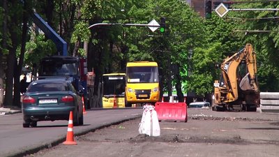 У Житомирі завершили ремонт однієї смуги руху на відрізку від бульвару до вулиці Довженка