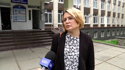 У Житомирському медінституті розпилили газ – двох дівчат забрала "швидка" У Житомирському медінституті розпилили газ – двох дівчат забрала "швидка"