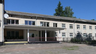 У психіатричному інтернаті на Сумщині малюють картини для військових У психіатричному інтернаті на Сумщині малюють картини для військових