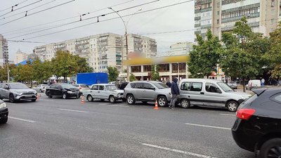 У Сумах сталася аварія за участю чотирьох автівок