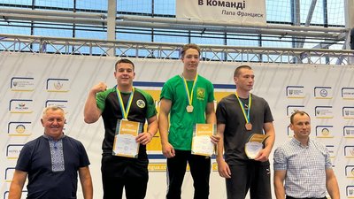 Трійнята з Харківщини представлять Україну на чемпіонаті світі з армреслінгу