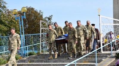 Прощання з загиблим військовослужбовцем Андрієм Тюріним Прощання з загиблим військовослужбовцем Андрієм Тюріним