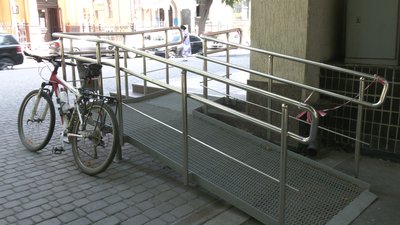 Припаркувати велосипед: чи достатньо місць для велотранспорту у Харкові
