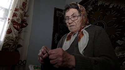 "Все переживемо, аби був мир": як живуть пенсіонерки без світла в прикордонні Чернігівщини "Все переживемо, аби був мир": як живуть пенсіонерки без світла в прикордонні Чернігівщини