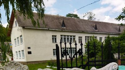 Прикарпатське село над Дністром запрошує жити людей Прикарпатське село над Дністром запрошує жити людей