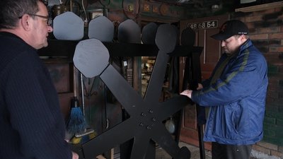 "По них добре відпрацьовувати вміння": вінницькі волонтери виготовляють для оборонців тренувальні мішені "По них добре відпрацьовувати вміння": вінницькі волонтери виготовляють для оборонців тренувальні мішені