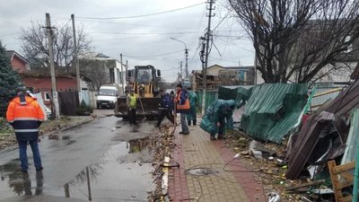 На Київщині в Ірпені за добу прибрали 16,4 км вулиць — Укравтодор