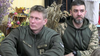 "Наш фронт — творчий". У Глухові організували патріотичний "квартирник" "Наш фронт — творчий". У Глухові організували патріотичний "квартирник"