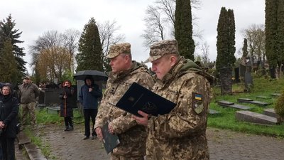 У Тернополі попрощалися з бійцем Павлом Матлашевським У Тернополі попрощалися з бійцем Павлом Матлашевським