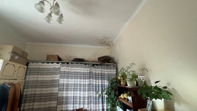 Прогнила підлога, сиплеться стеля — приміщення Центру детоксикації і медичного витвереження у Бердичеві потребує ремонту Прогнила підлога, сиплеться стеля — приміщення Центру детоксикації і медичного витвереження у Бердичеві потребує ремонту
