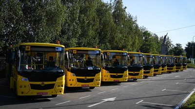 Шкільні автобуси