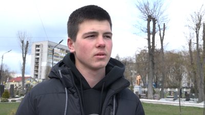 У Житомирі попрощалися з 19-річним військовослужбовцем 26 артилерійської бригади Дмитром Абрамчуком У Житомирі попрощалися з 19-річним військовослужбовцем 26 артилерійської бригади Дмитром Абрамчуком
