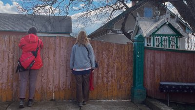 "Ого, яка у вас гарна хата!". Буковинець їздить селами та фотографує народну архітектуру "Ого, яка у вас гарна хата!". Буковинець їздить селами та фотографує народну архітектуру