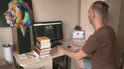 Читаєш книги — допомагаєш ЗСУ Читаєш книги — допомагаєш ЗСУ