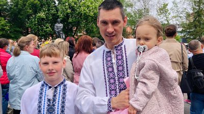 Дефіле у вишиванках