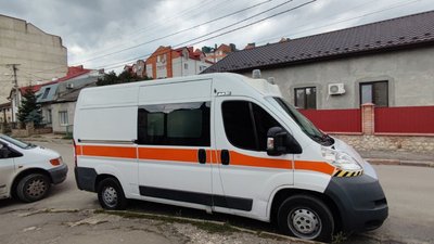 Військовослужбовець з Тернополя придбав швидку для розвідників Військовослужбовець з Тернополя придбав швидку для розвідників