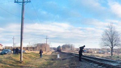 На Прикарпатті тепловоз наїхав на підлітка. Хлопець у реанімації На Прикарпатті тепловоз наїхав на підлітка. Хлопець у реанімації