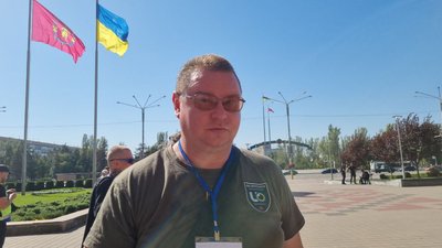 У Запоріжжі містяни вийшли на мітинг — вимагають спрямувати бюджетні кошти на ЗСУ У Запоріжжі містяни вийшли на мітинг — вимагають спрямувати бюджетні кошти на ЗСУ