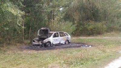 У Черкасах поблизу Долини троянд знайшли згорілу автівку