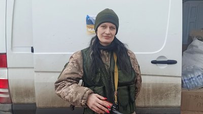 Замість сукні і квітів – автомат і військова форма. Історія вінничанки Надії Дмитрієвої