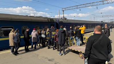 Евакуаційний потяг