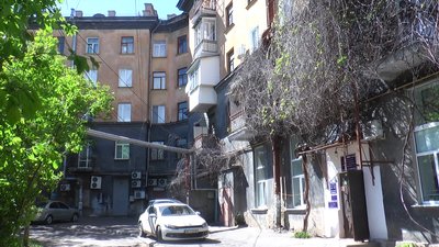 Травми голови та ножові поранення: у миколаївській квартирі багатоповерхівки вбили чоловіка Травми голови та ножові поранення: у миколаївській квартирі багатоповерхівки вбили чоловіка
