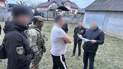 Буковинець, якого затримали за викрадення грошей з рахунку військового.