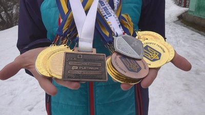 На Тернопільщині є родина, де четверо дітей займаються лижним спортом