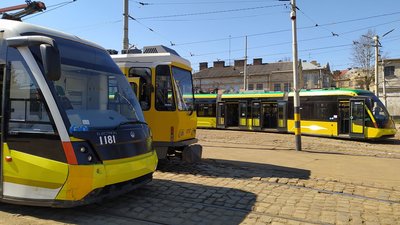 У львівських трамваях встановили перші валідатори для е-квитка У львівських трамваях встановили перші валідатори для е-квитка